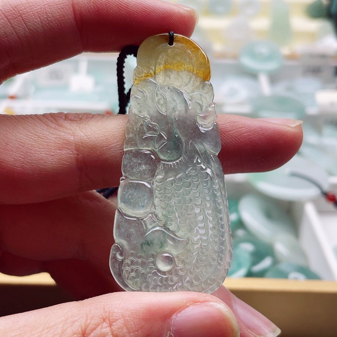 翡翠颈饰未镶嵌天然翡翠