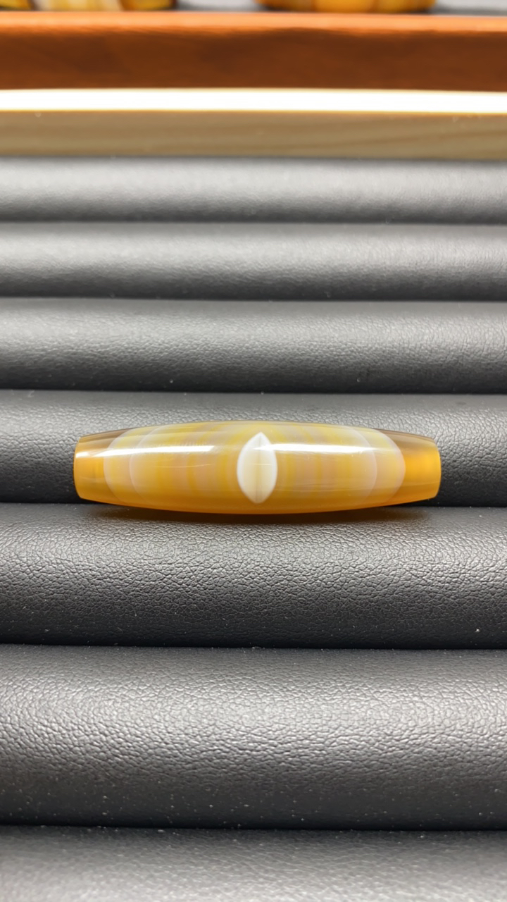 天然玛瑙珠项链锁骨