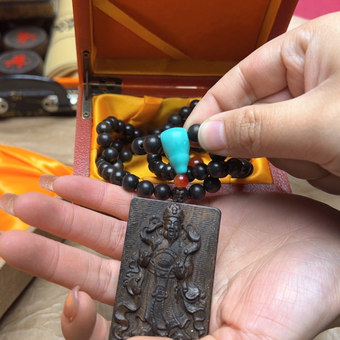 大叶紫檀（黑酸枝木类）