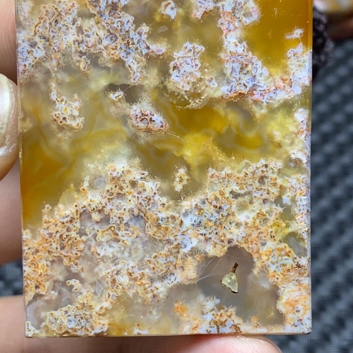 玛瑙/玉髓颈饰未镶嵌民*