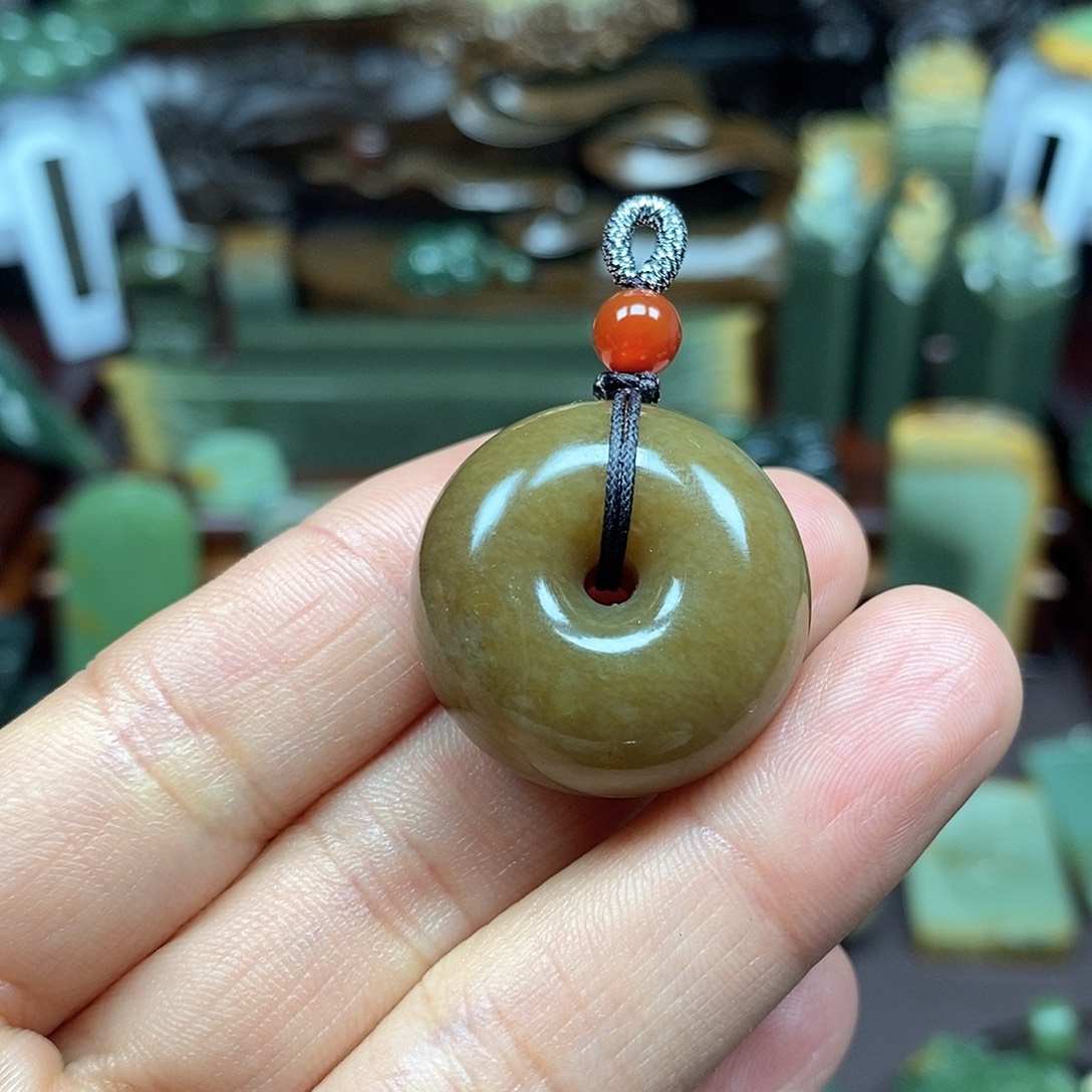 岫岩老玉（透闪石质玉）未镶嵌颈饰