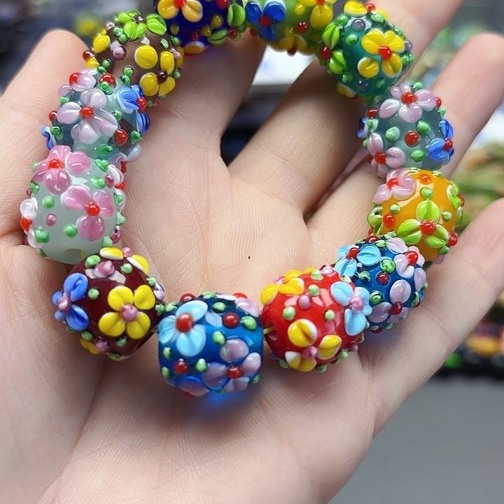 颈饰琉璃雕刻小花花1111