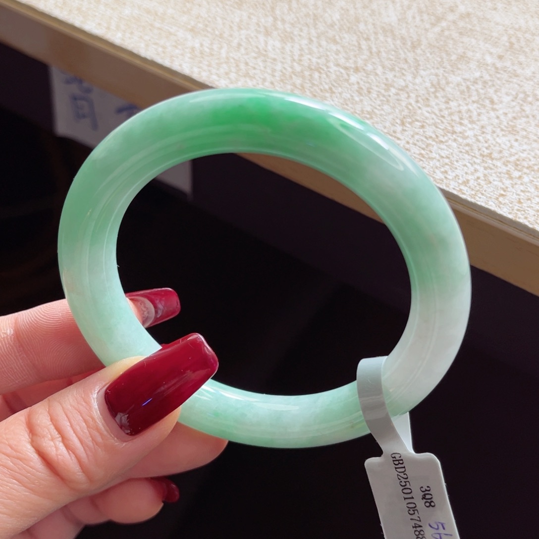 翡翠手镯未镶嵌手镯