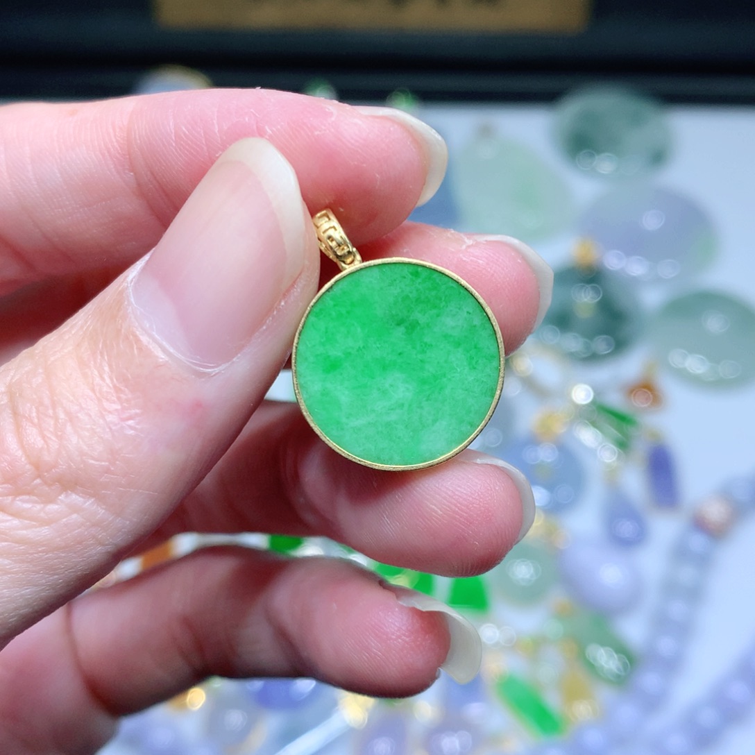 翡翠吊坠(不含链)18K金镶嵌