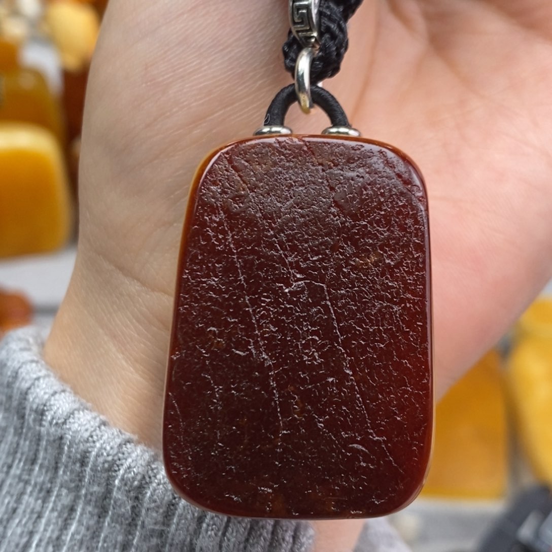 琥珀吊坠(赠链)未镶嵌