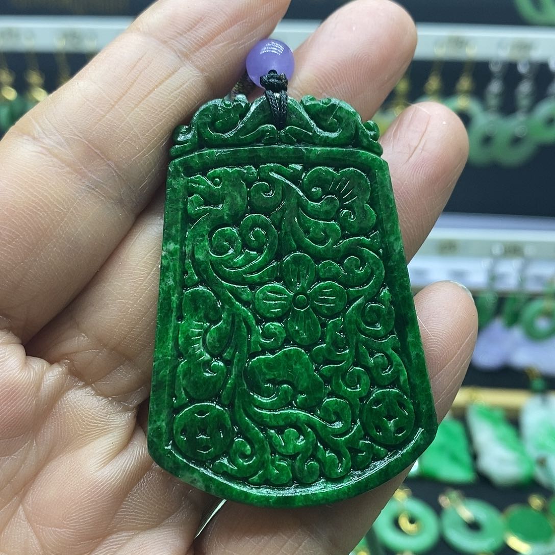翡翠未镶嵌吊坠(赠链)吊坠