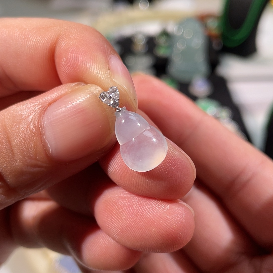 翡翠18K金镶嵌颈饰1111