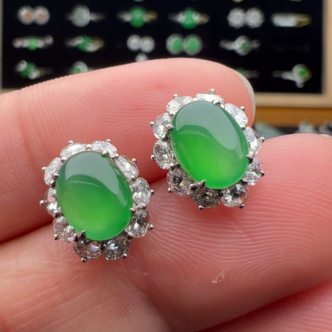 翡翠18K金镶嵌耳饰蛋面