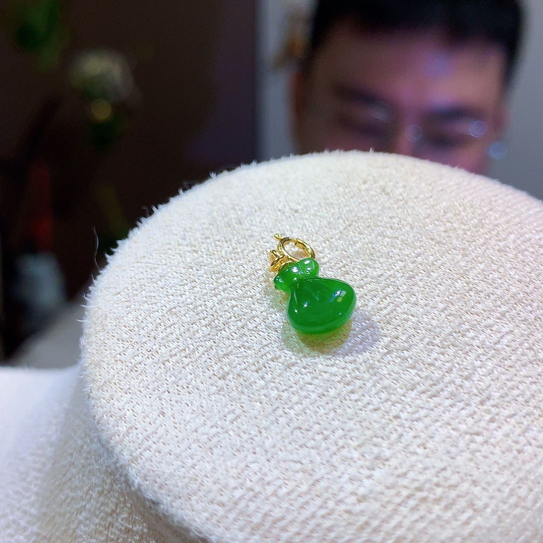 颈饰银S925镀金镶嵌和田玉（碧玉）