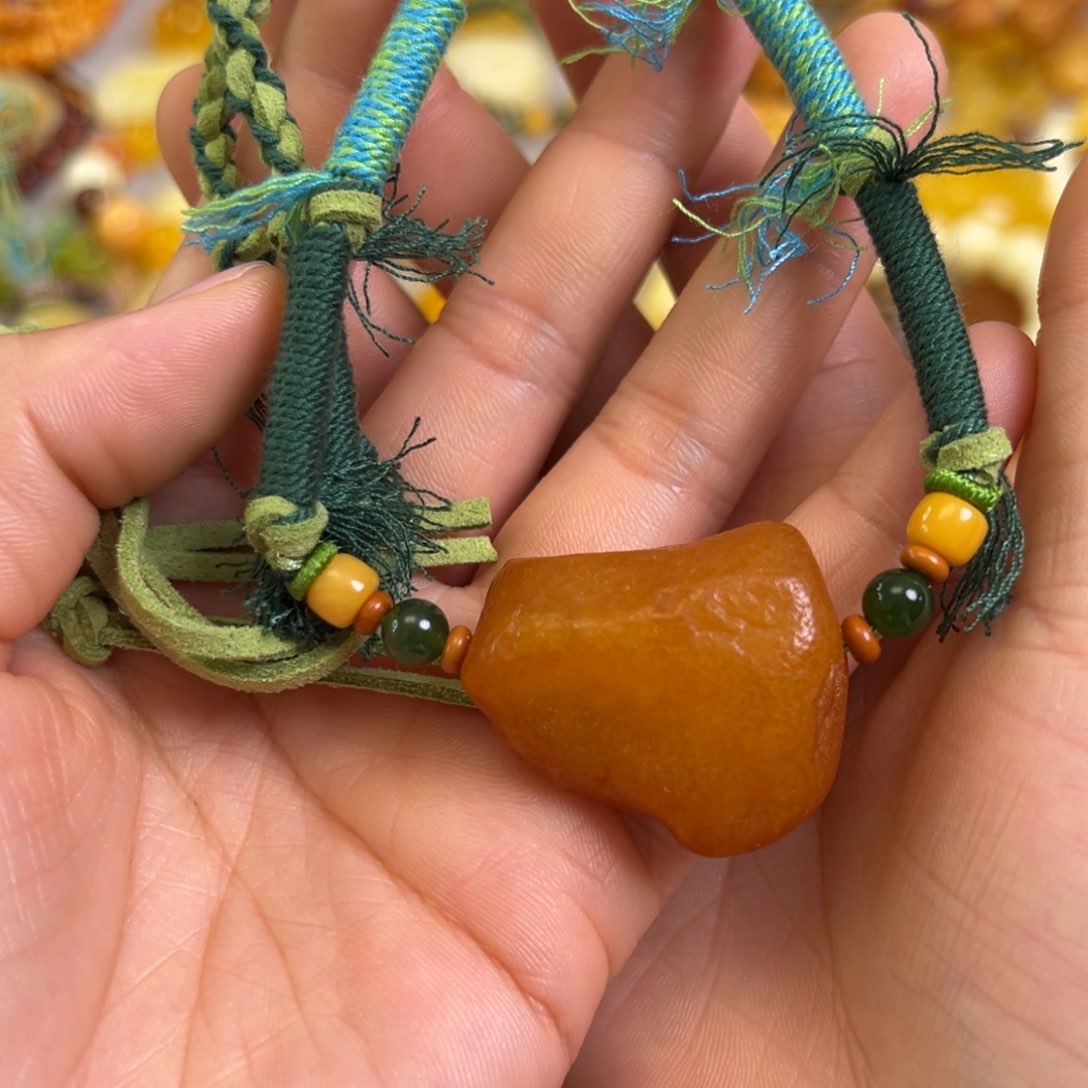 未镶嵌蜜蜡裸石蜜蜡