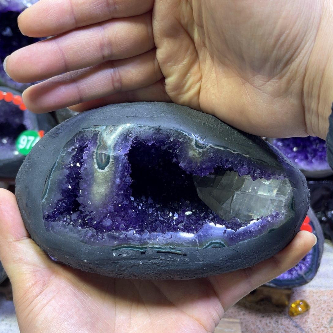 水晶摆件未镶嵌紫水晶