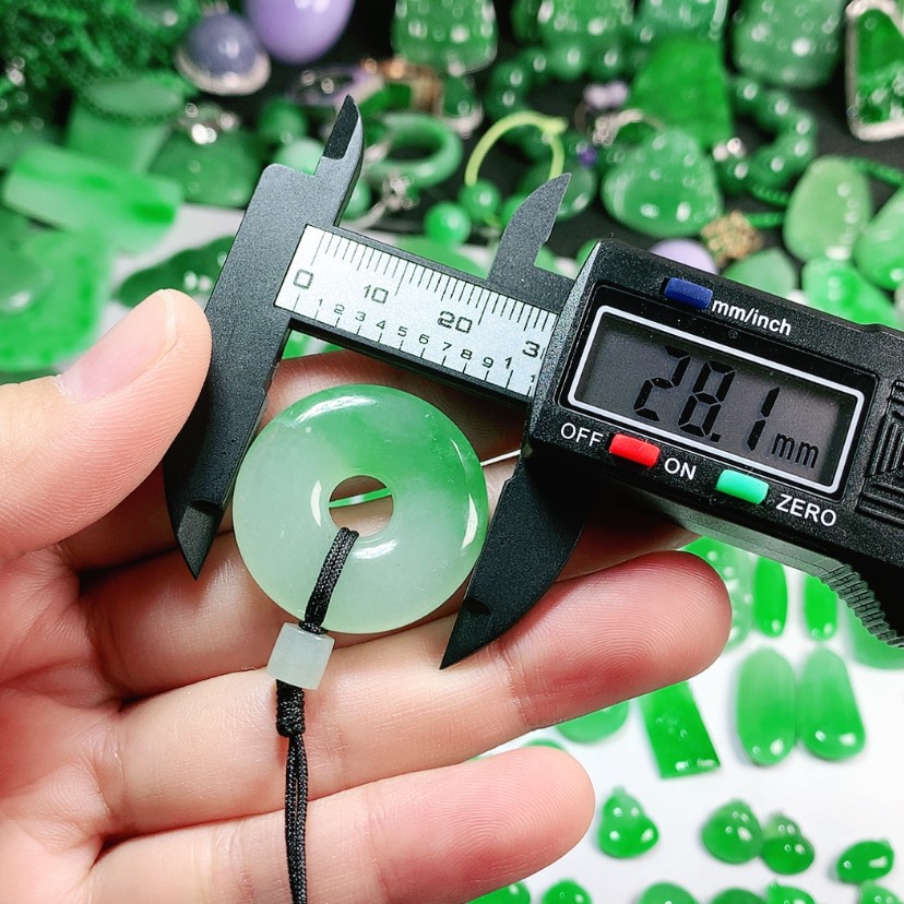 【闪购商品】翡翠颈饰未镶嵌布*呆翡翠28*5.4