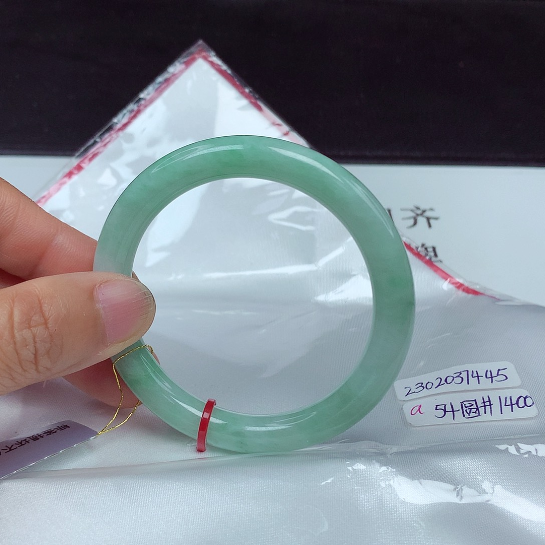 翡翠手镯未镶嵌54圈7445