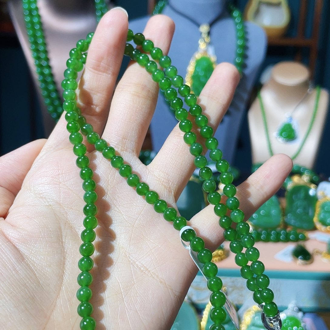 和田玉（碧玉）颈饰未镶嵌