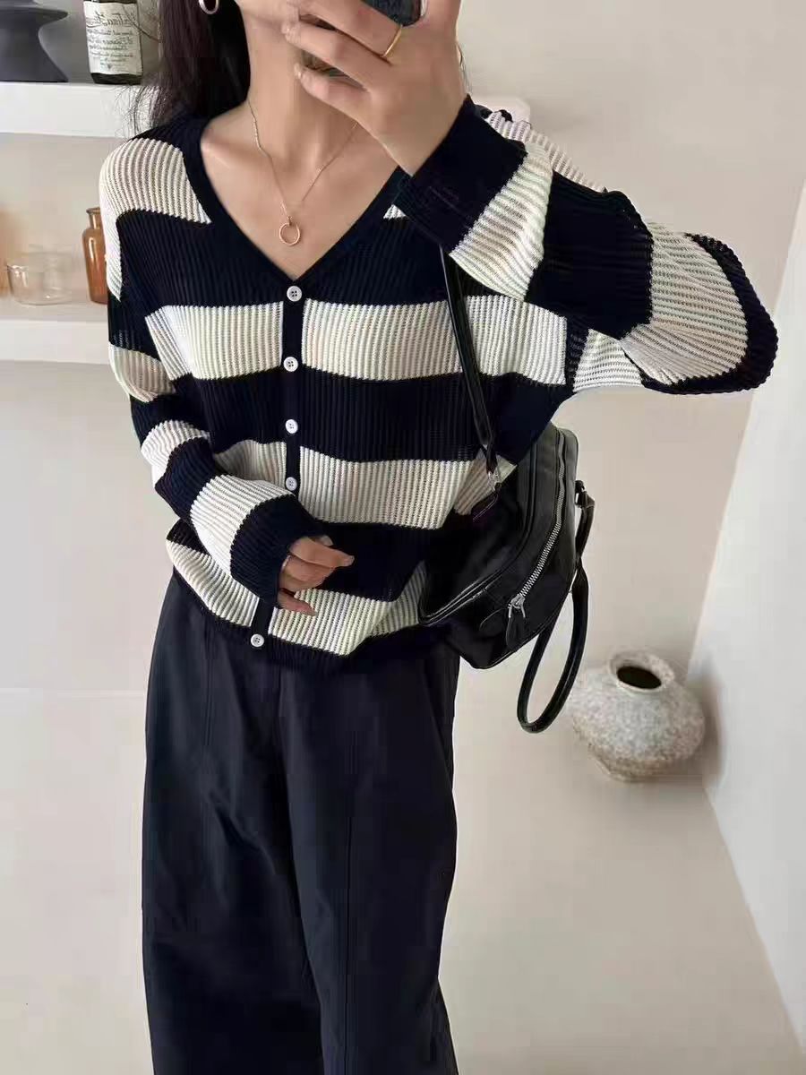 早秋新款韩版撞色条纹针织开衫女设计感小众宽松舒适百搭长袖上衣
