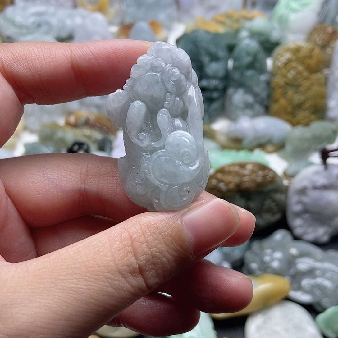 翡翠未镶嵌颈饰翡翠