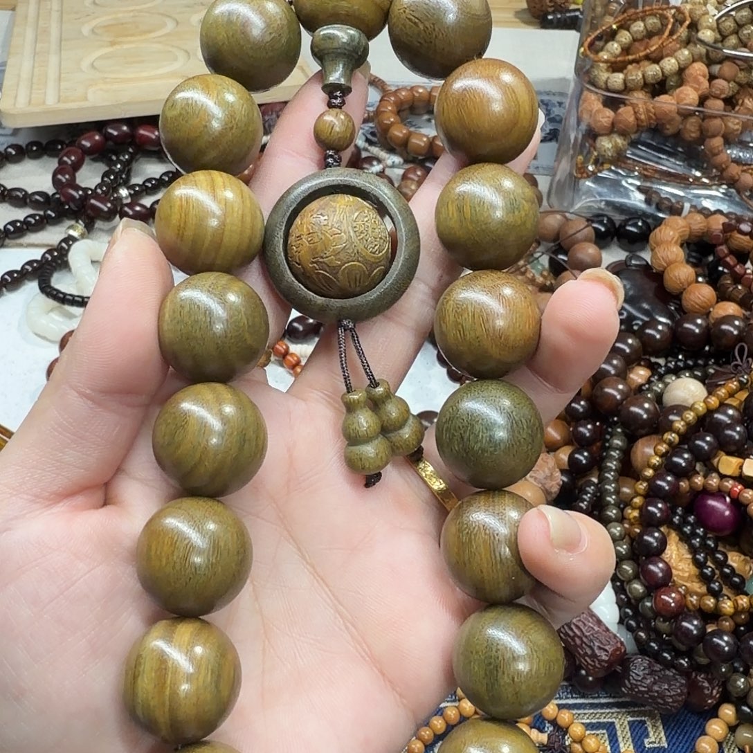 维腊木（绿檀）无事牌