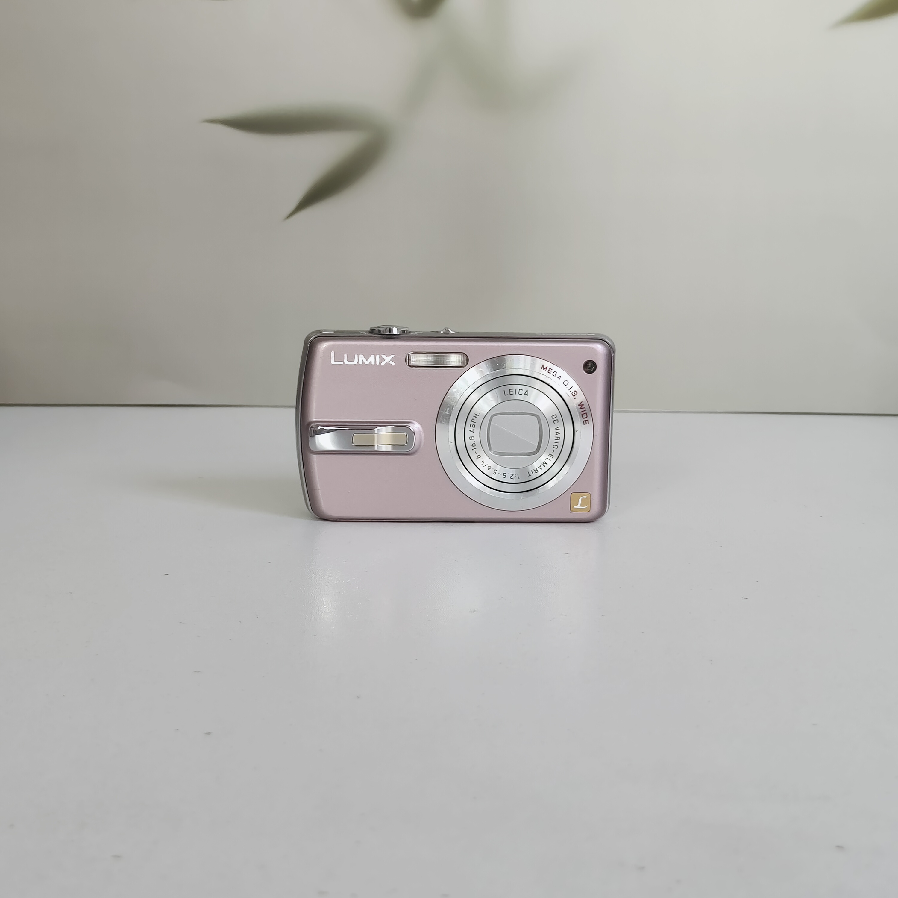 9新 Panasonic/松下 fx50 ccd相机粉色720万像素日版3倍变焦