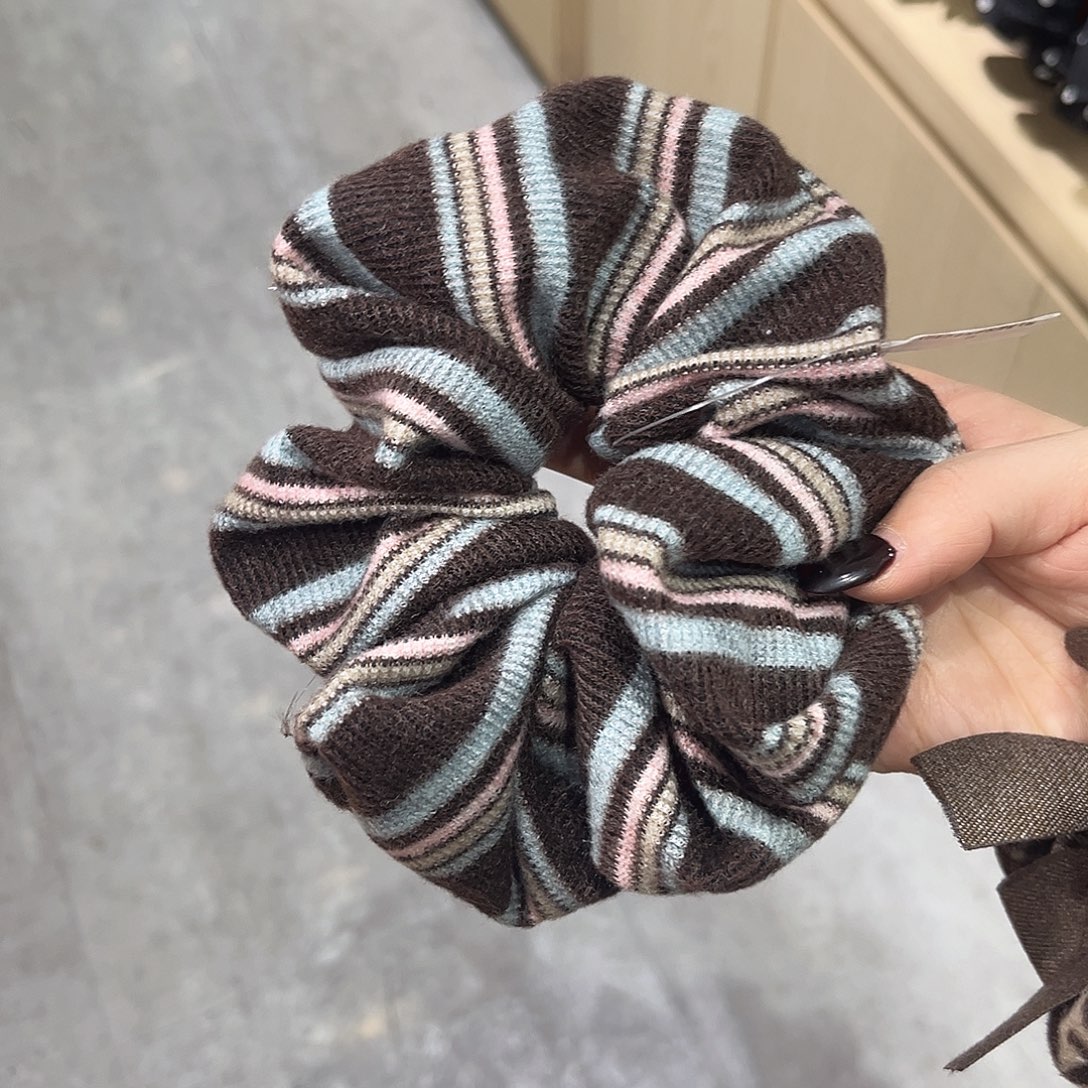 布艺非金属咖色蓝粉条纹针织大肠