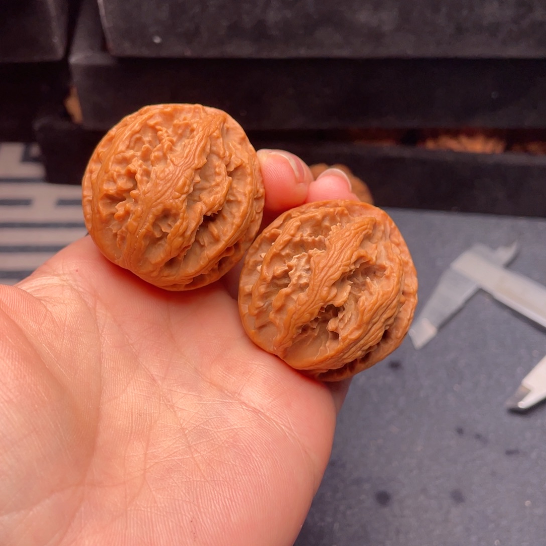 2***3文玩核桃吊坠秦岭核桃22