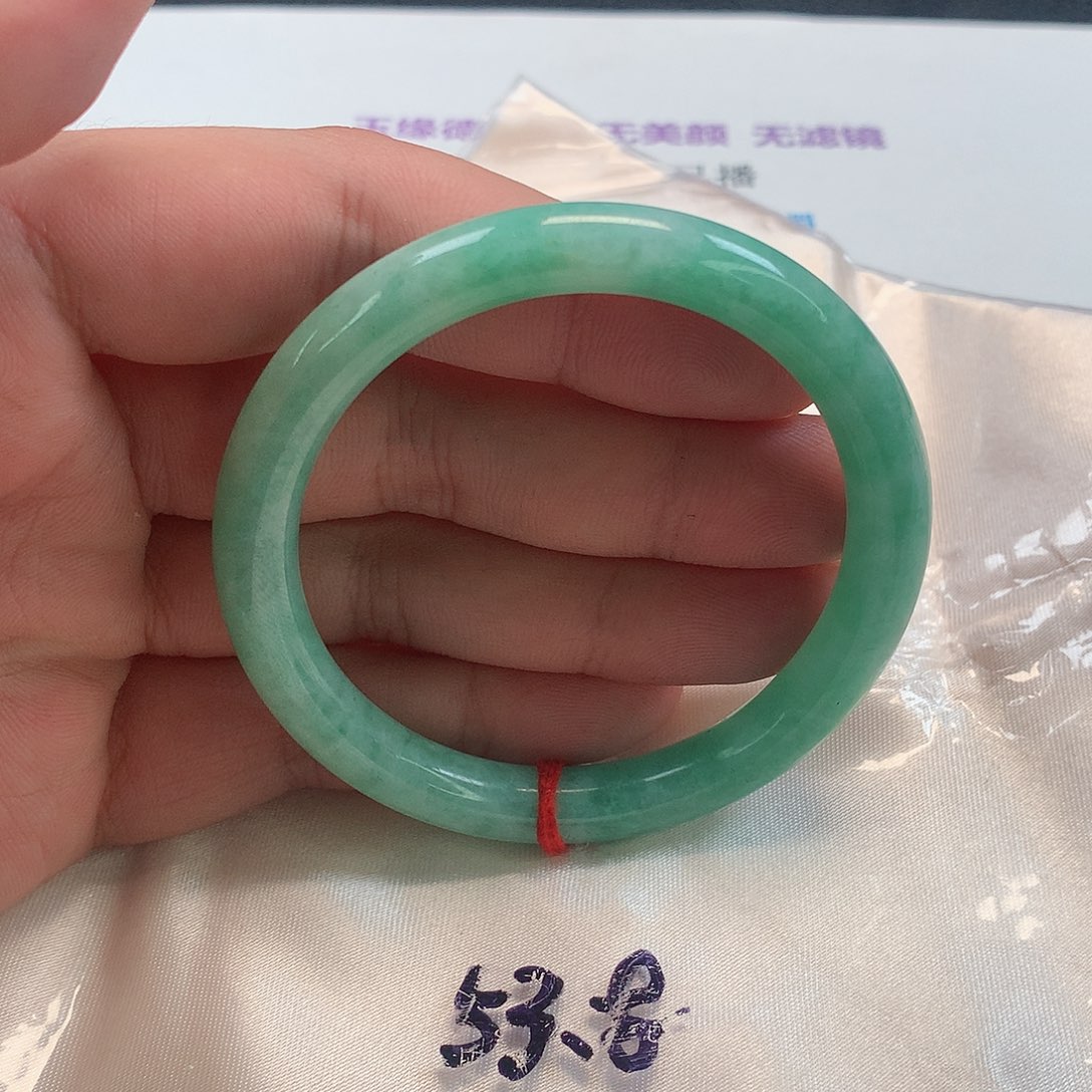翡翠手镯（圆镯）未镶嵌297号