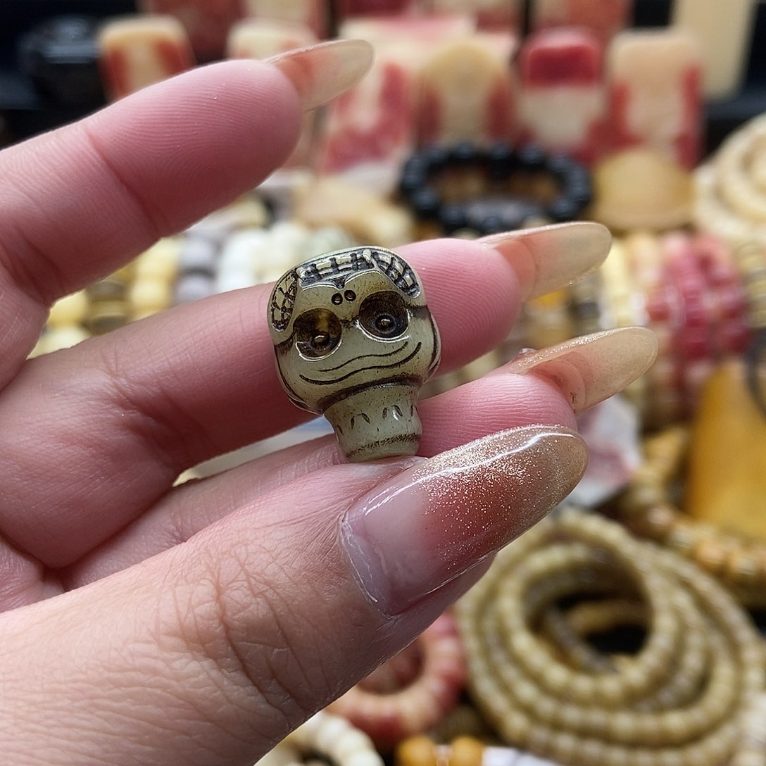 驼骨其他王*走阿呆三通雕刻