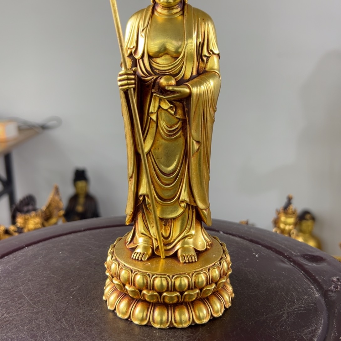 大***宝佛像的造型和造型