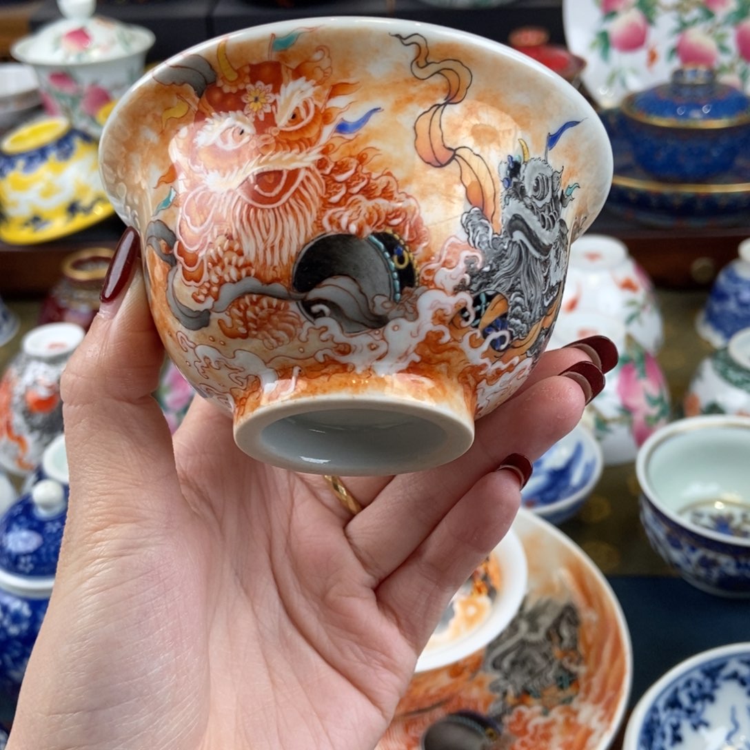 陶瓷艺术家的作品是一种非常