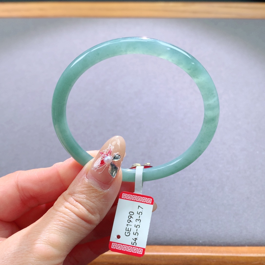 翡翠手镯未镶嵌天然翡翠手镯叮当镯