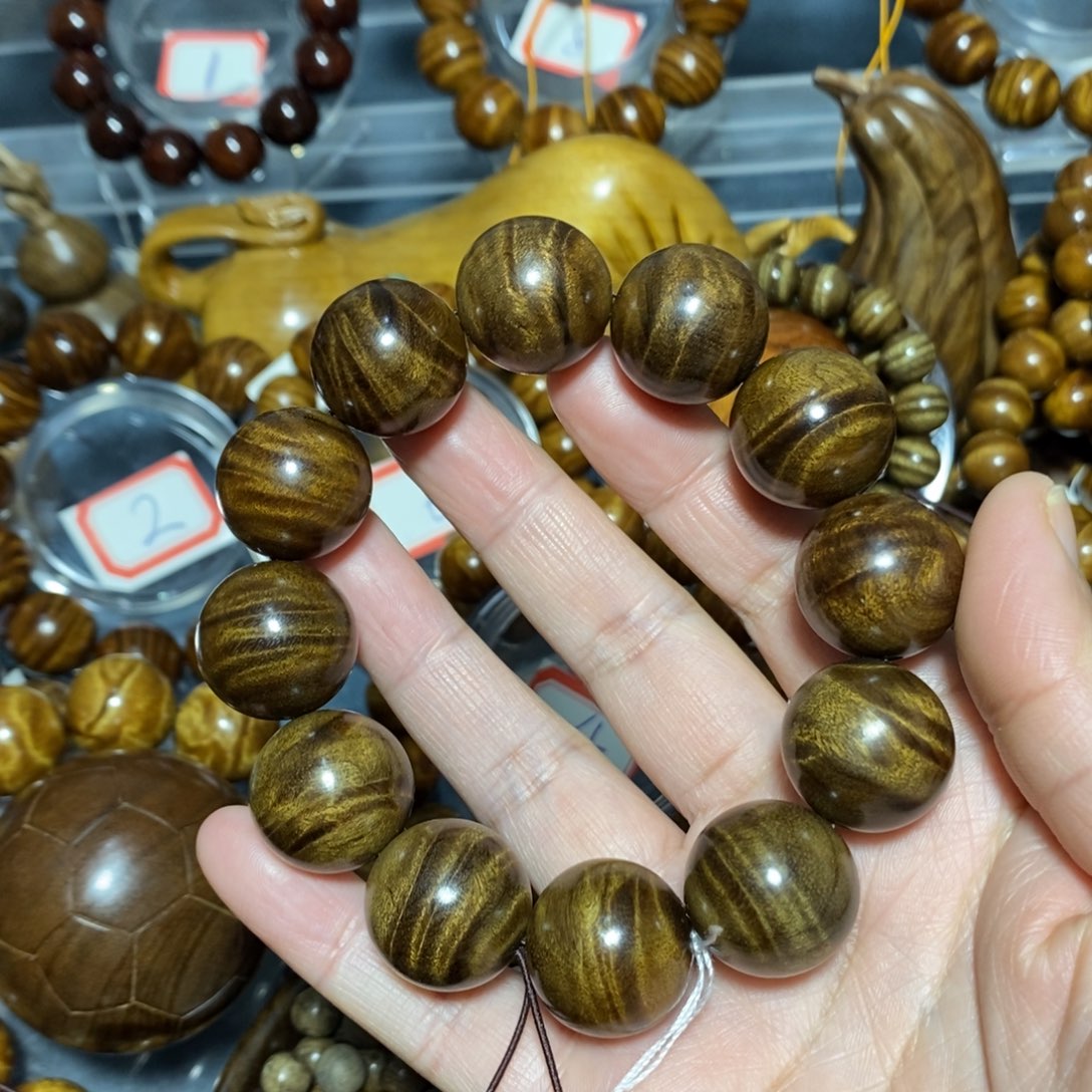 金丝楠木雕工艺品20