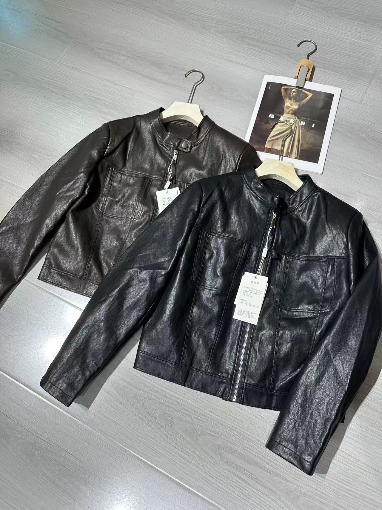 休闲时尚圆领皮衣