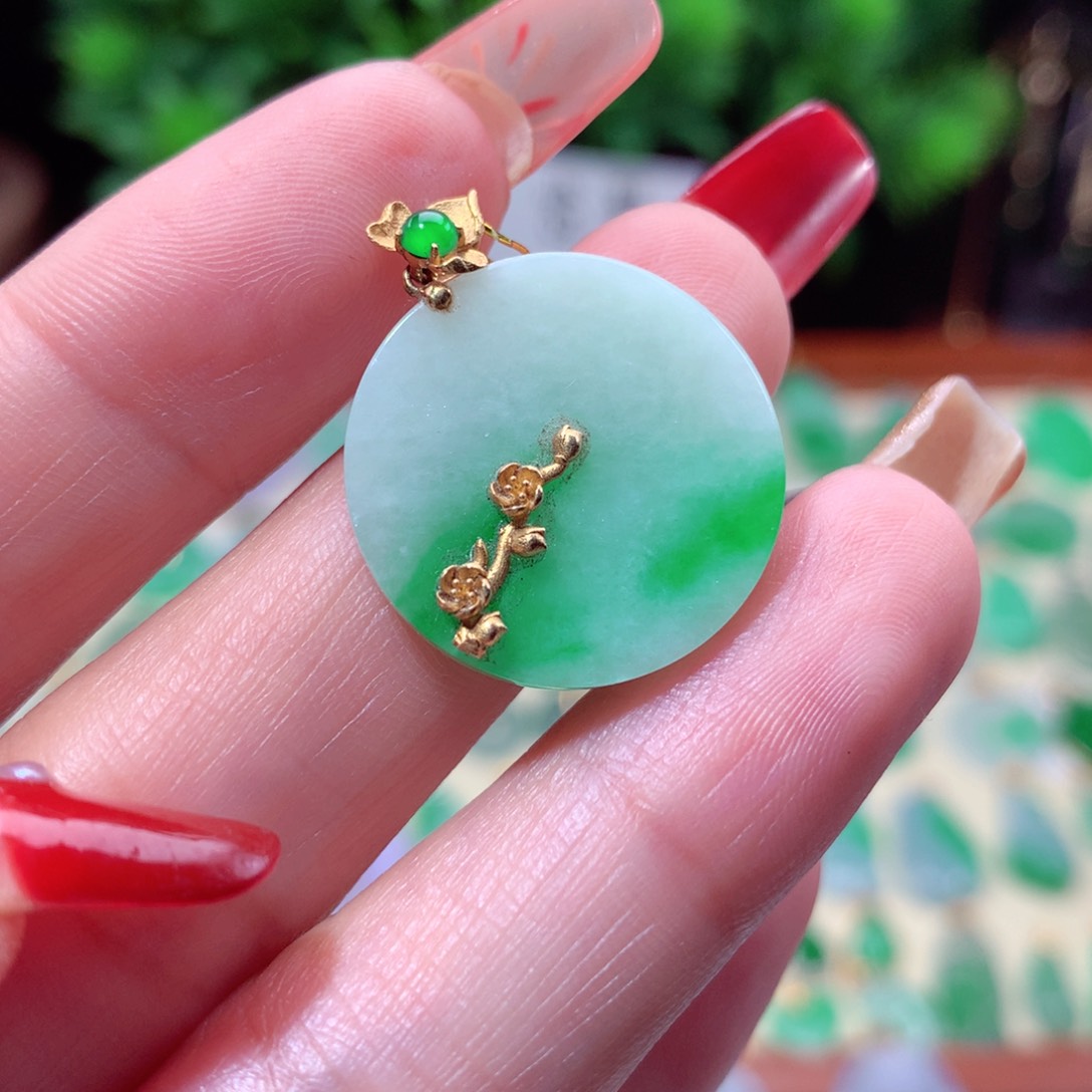 翡翠吊坠(不含链)18K金镶嵌