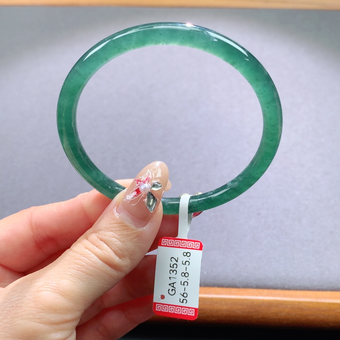 翡翠手镯未镶嵌天然翡翠手镯叮当镯