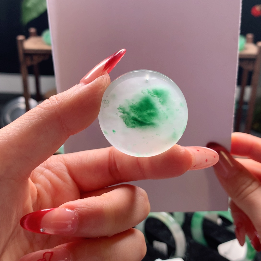 石英质玉吊坠未镶嵌