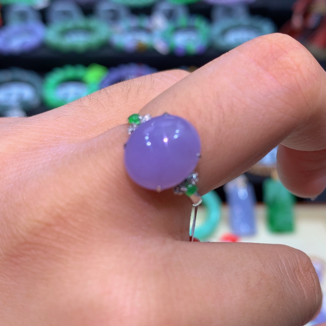 翡翠18K金镶嵌颈饰翡翠