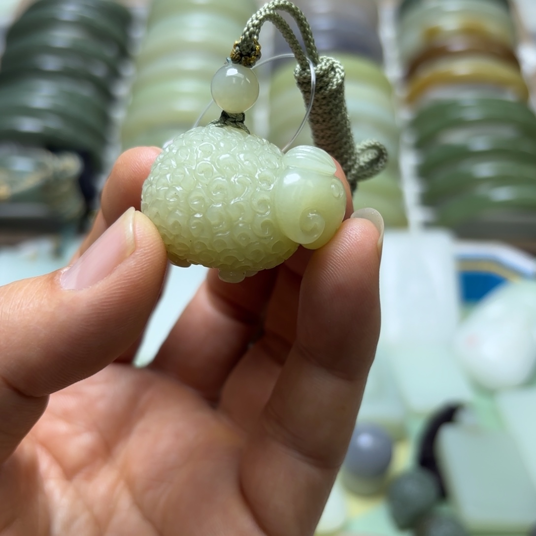 和田玉颈饰未镶嵌