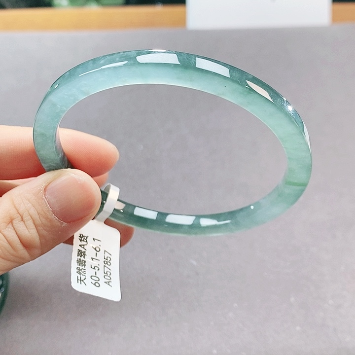 【闪购商品】翡翠手镯（圆镯）未镶嵌