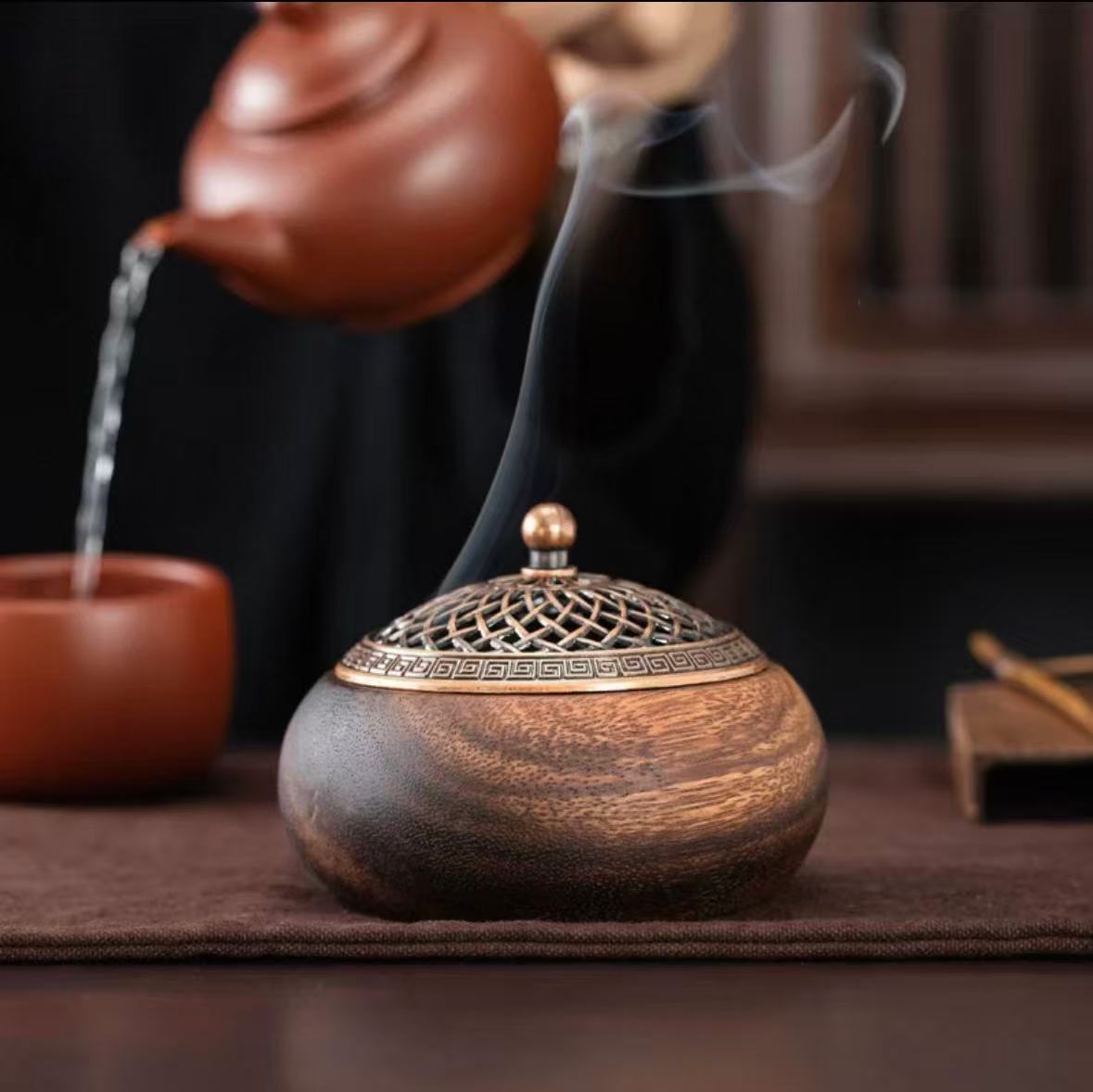 胡桃木圆形香炉   