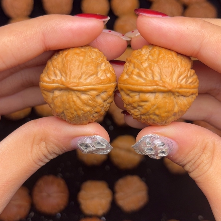 禾***禾吊坠文玩核桃核桃