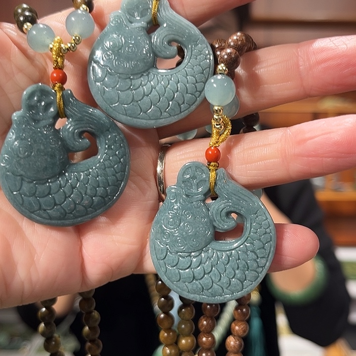 颈饰未镶嵌和田玉（糖玉）