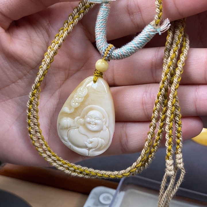 琥珀裸石未镶嵌佛吊坠