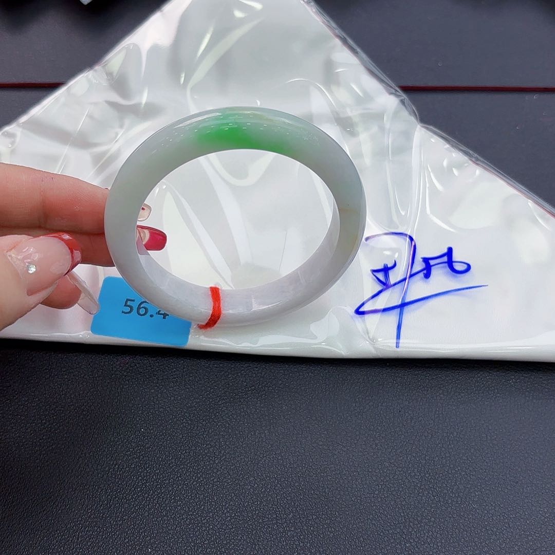 翡翠手镯未镶嵌手镯