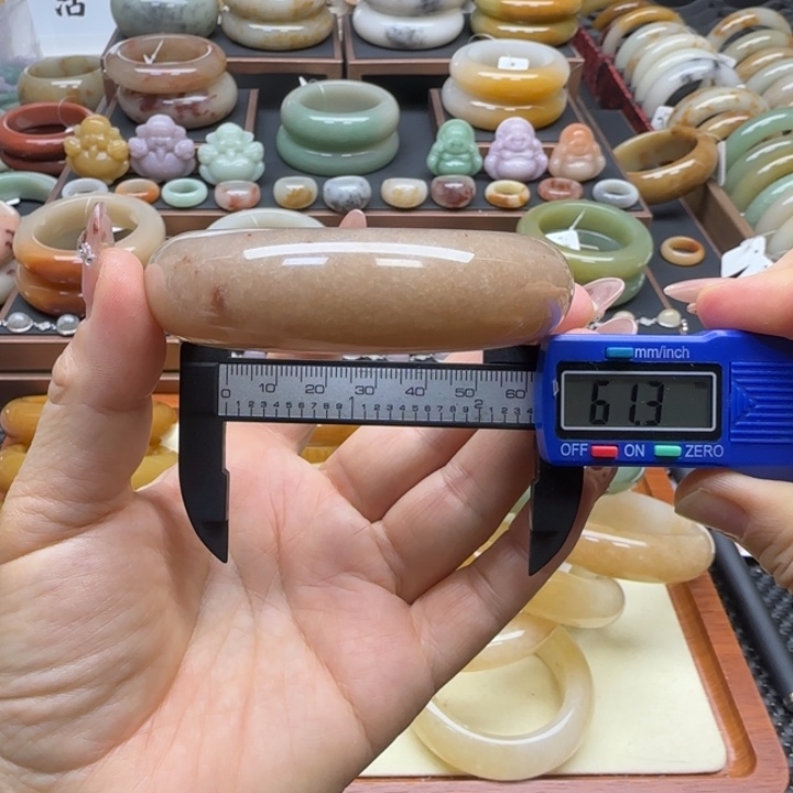 石英岩玉未镶嵌手镯不退换