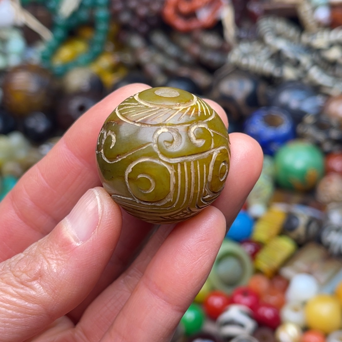 唯***胶玛瑙/玉髓未镶嵌颈饰