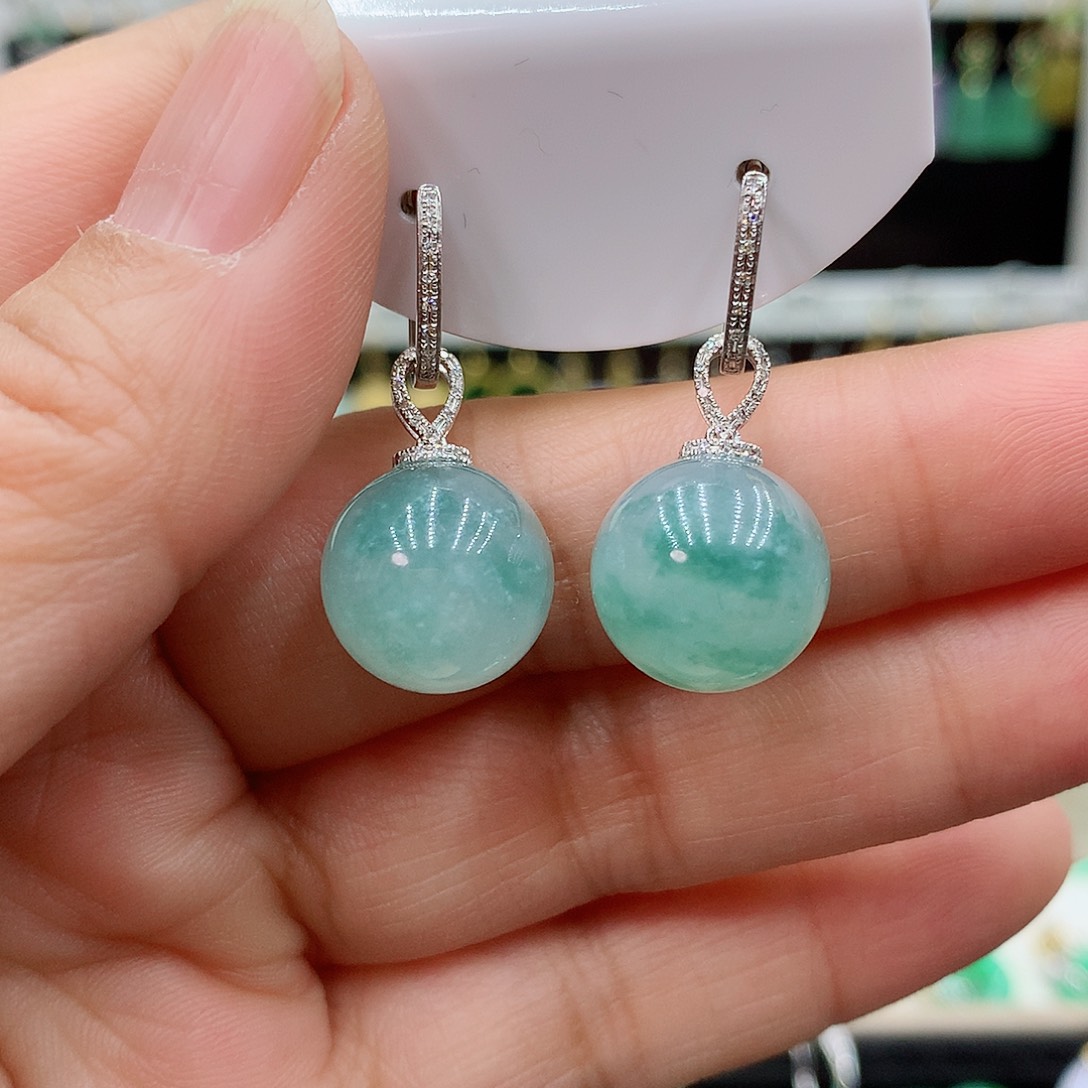 翡翠耳饰18K金镶嵌的