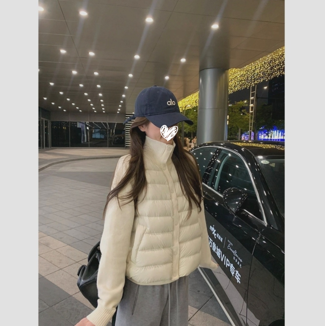 新款上新 奶昔羽绒服~韩系针织拼接立领轻薄保暖白鸭绒羽绒服