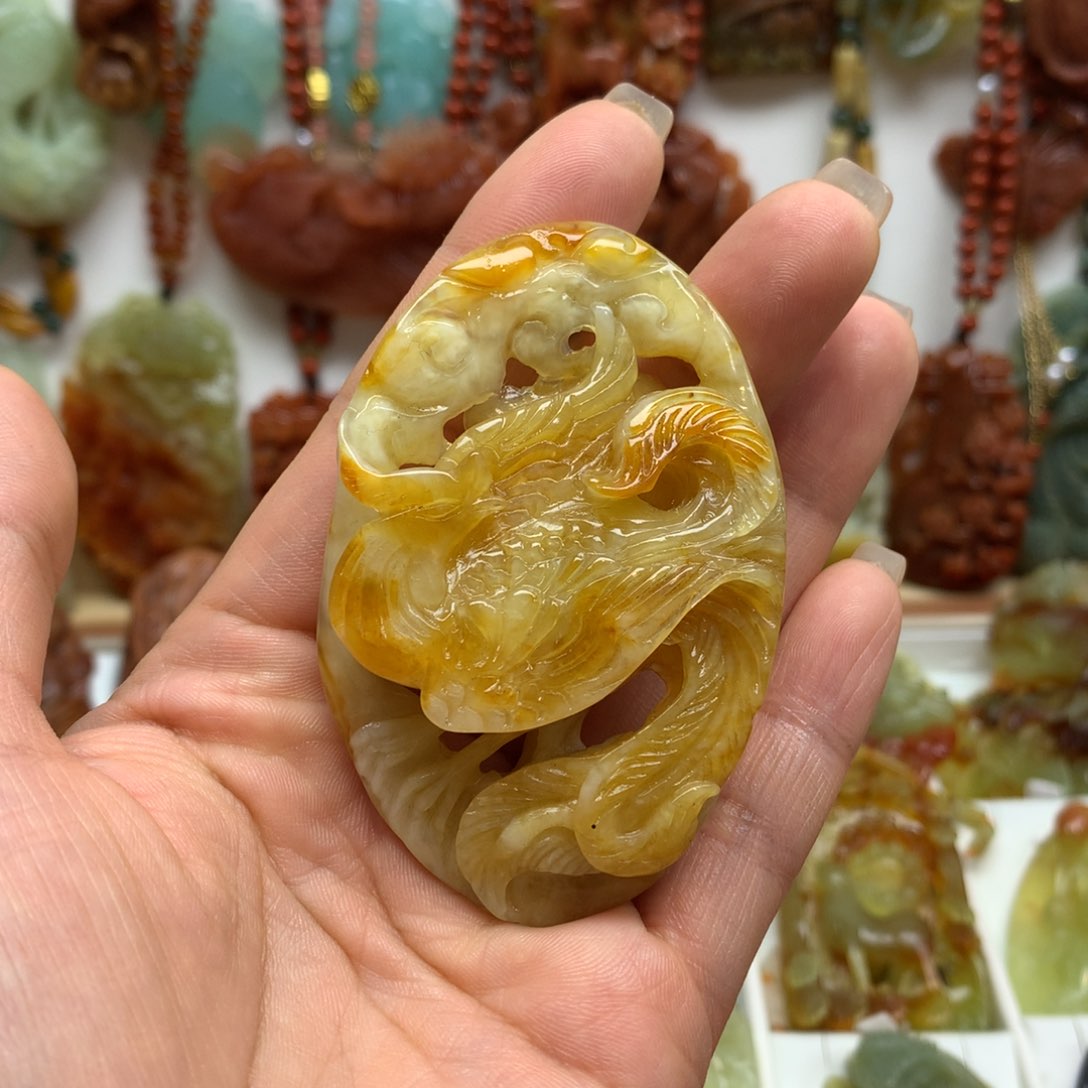 蛇纹石玉颈饰未镶嵌