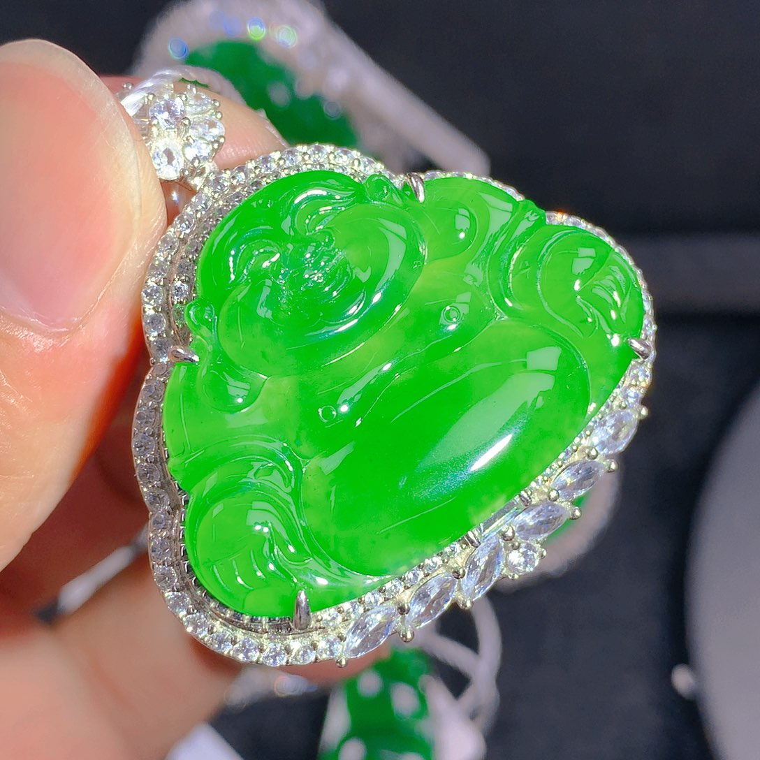 翡翠颈饰银S925镶嵌吊坠