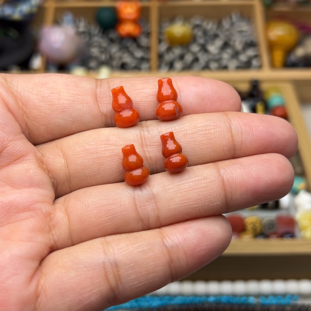 南红玛瑙葫芦未镶嵌多样性发其中两颗