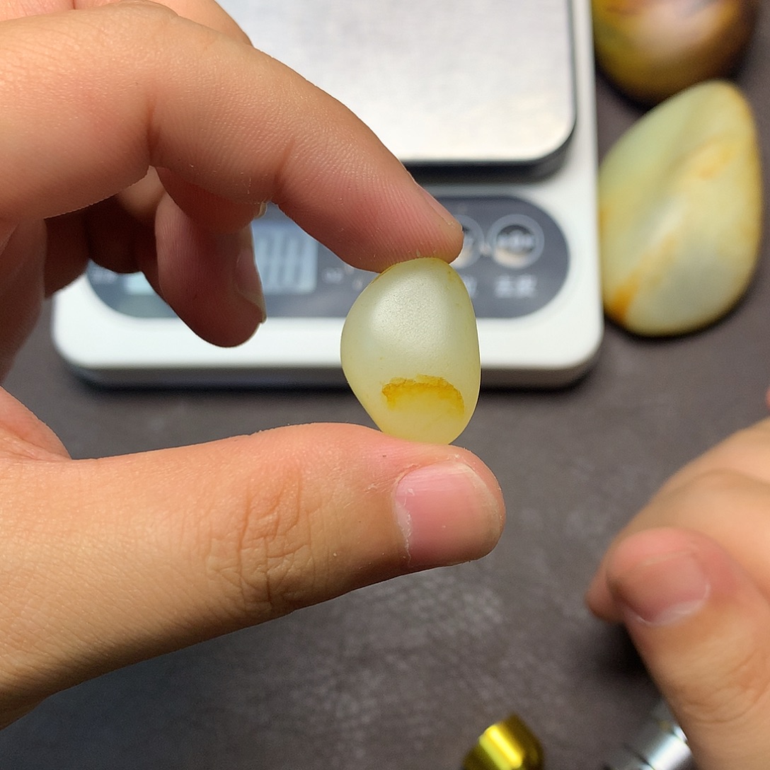 和田玉（糖玉）未镶嵌挂件